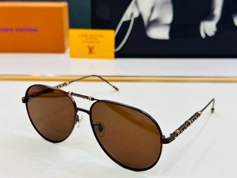 LV Sunglasses 552